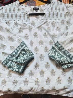 Talbots White Floral Print Tunic with Green Cuffs